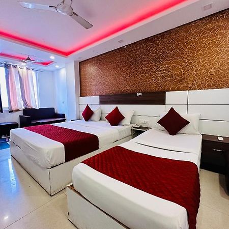 Palm Majestic At Airport Hotel Új-Delhi Kültér fotó