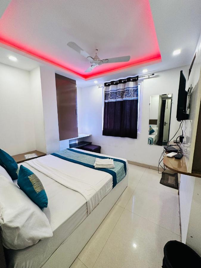 Palm Majestic At Airport Hotel Új-Delhi Kültér fotó