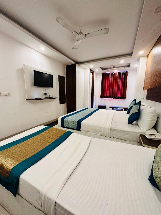 Palm Majestic At Airport Hotel Új-Delhi Kültér fotó