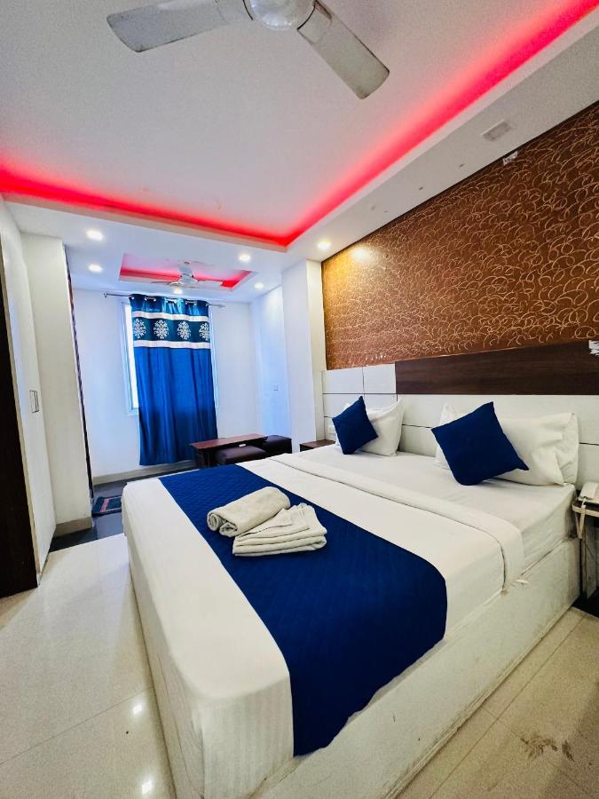 Palm Majestic At Airport Hotel Új-Delhi Kültér fotó