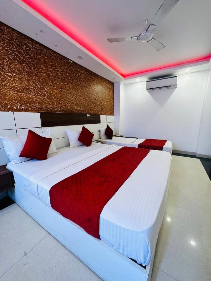 Palm Majestic At Airport Hotel Új-Delhi Kültér fotó