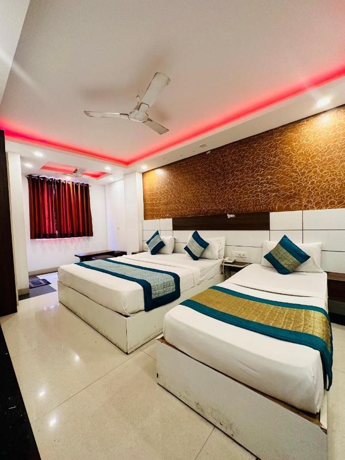 Palm Majestic At Airport Hotel Új-Delhi Kültér fotó